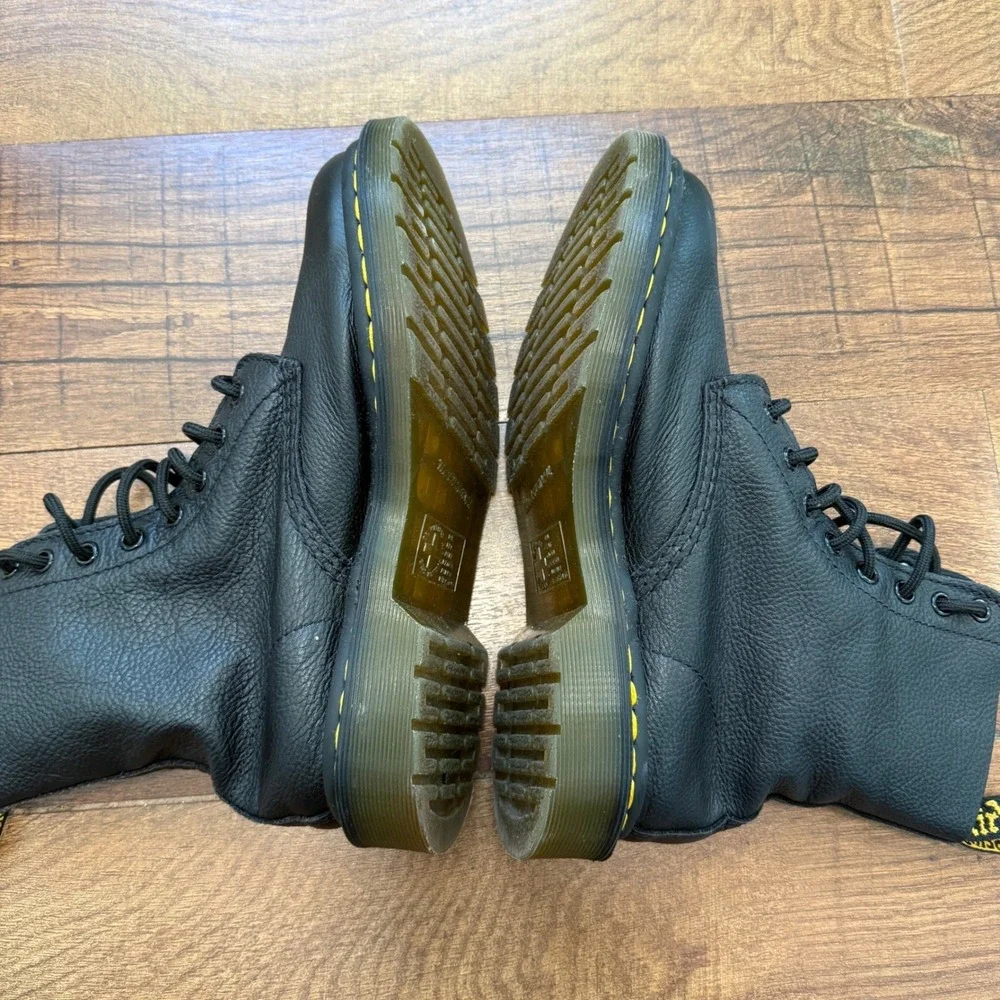Dr. Martens 1460 Pascal Men 7 Women 8.5 Black Pebbled Leather 8-Eye Boots 13512